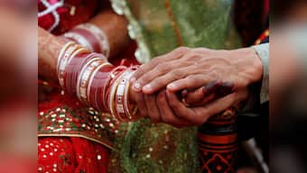Centre offers Rs 2.5 lakh to every inter-caste marriage involving Dalit partner; removes income ceiling from 2013 law
