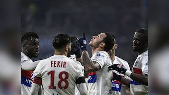 Ligue 1: Memphis Depay's injury-time winner shocks leaders PSG to 2-1 defeat
