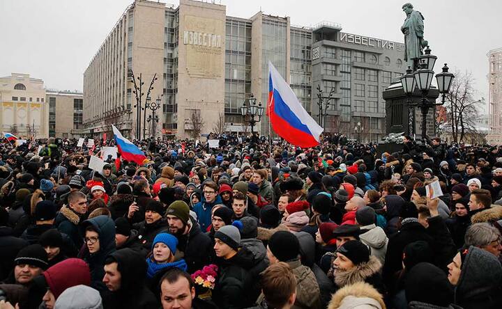 Alexei Navalny arrested as protests calling for boycott of Russia's presidential election continue
