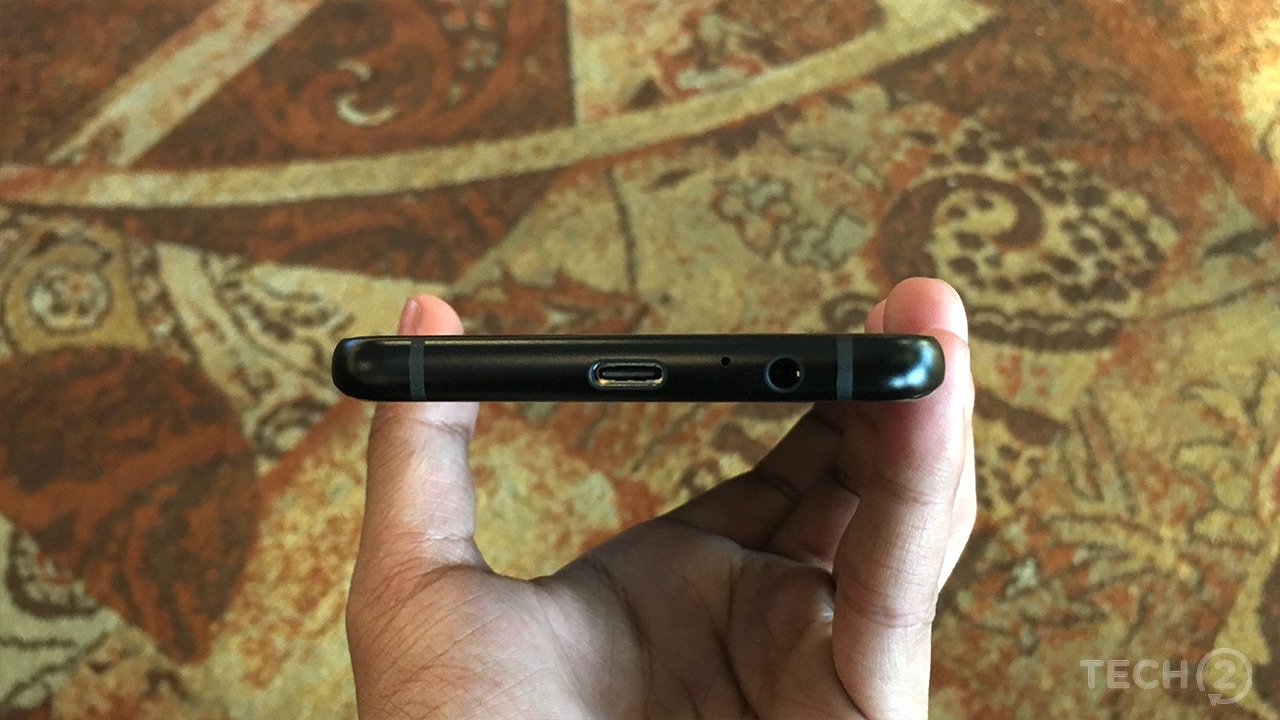 The bottom features a 3.5 mm headphone jack and a USB type-C port for charging and data transfer. Image: tech2/ Shomik Sen Bhattacharjee