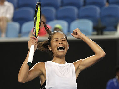 Stuttgart Open: Hsieh Su-Wei fights back against China's Wang Qiang to set up second-round clash with Naomi Osaka Stuttgart Open: Hsieh Su-Wei fights back against China's Wang Qiang to set up second-round clash with Naomi Osaka
