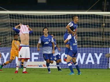 ISL 2017-18: Sunil Chhetri's strike helps Bengaluru FC beat ATK and jump to top of the table ISL 2017-18: Sunil Chhetri's strike helps Bengaluru FC beat ATK and jump to top of the table