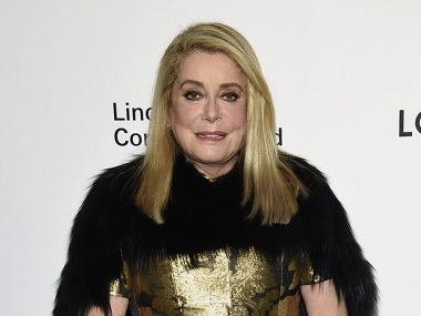 Catherine Deneuve apologises to sexual assault survivors for bashing #MeToo movement Catherine Deneuve apologises to sexual assault survivors for bashing #MeToo movement