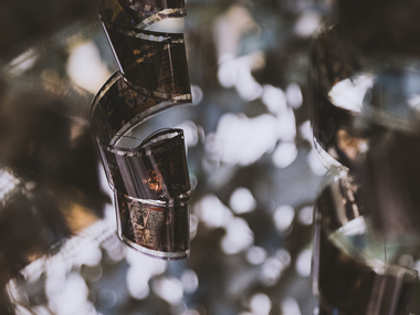 Starting with the niche world of film photography in the era of digital photography Starting with the niche world of film photography in the era of digital photography