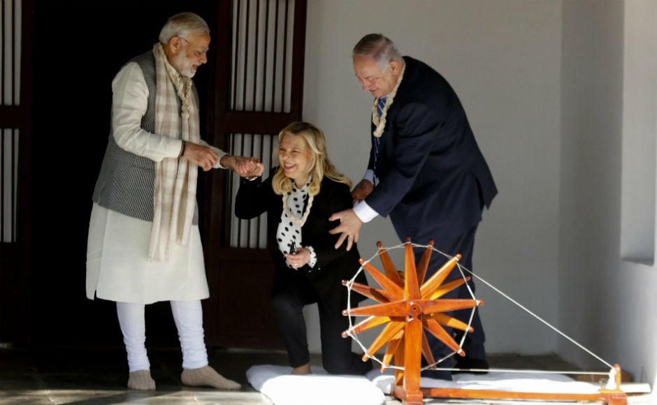 The two dignitaries also tried their hands at the 'charkha', the hand spinning wheel. In the visitor's book, Netanyahu wrote The two dignitaries also tried their hands at the 'charkha', the hand spinning wheel. In the visitor's book, Netanyahu wrote