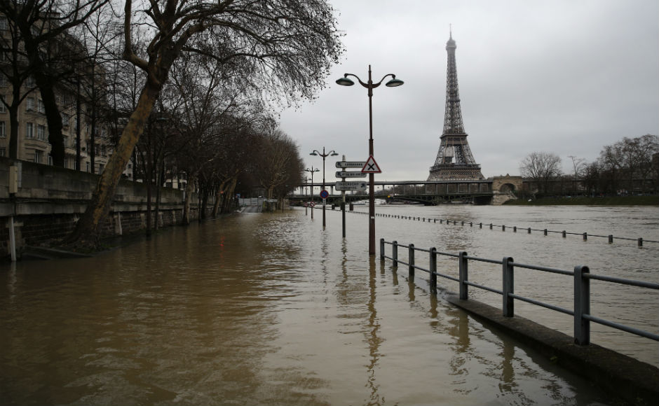 Paris on flooding alert as Seine river bursts its banks, military