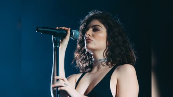 Lorde apologises for posting picture of bathtub captioned with Whitney Houston's lyrics after backlash