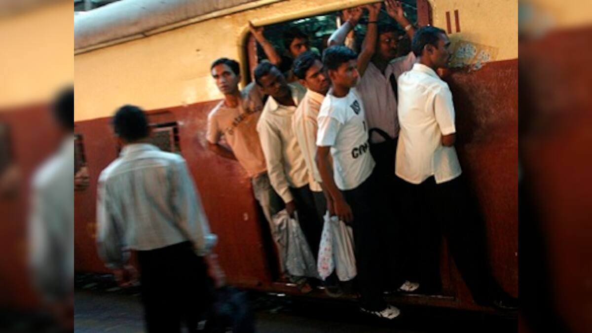 Over 3,000 people were killed on Mumbai railway tracks in 2017, says ...