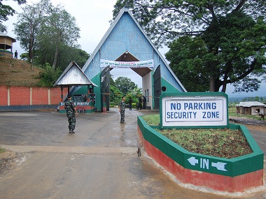 Centre, NSCN-IM peace pact on the brink of collapse; separatist demands, unconstitutional expectations make negotiations with North East insurgent groups hard Centre, NSCN-IM peace pact on the brink of collapse; separatist demands, unconstitutional expectations make negotiations with North East insurgent groups hard