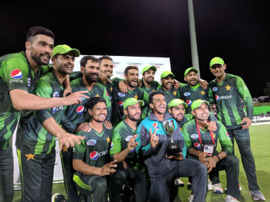 New Zealand vs Pakistan: Tourists pull off 18-run win in 3rd T20I to clinch series, move to top of ICC rankings New Zealand vs Pakistan: Tourists pull off 18-run win in 3rd T20I to clinch series, move to top of ICC rankings
