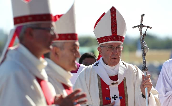 Pope Francis arrives in Peru for final leg of South American trip, hits out at human traffickers in front of 50,000-strong congregation Pope Francis arrives in Peru for final leg of South American trip, hits out at human traffickers in front of 50,000-strong congregation
