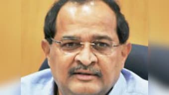 Radhakrishna Vikhe Patil objects to police officials clicking photos during presser, seeks government's explanation