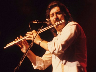 Ray Thomas, founding member of The Moody Blues, passes away aged 76 Ray Thomas, founding member of The Moody Blues, passes away aged 76