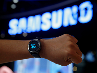 Intel’s 25-year reign comes to an end as Samsung takes of over as king chipmaker Intel’s 25-year reign comes to an end as Samsung takes of over as king chipmaker