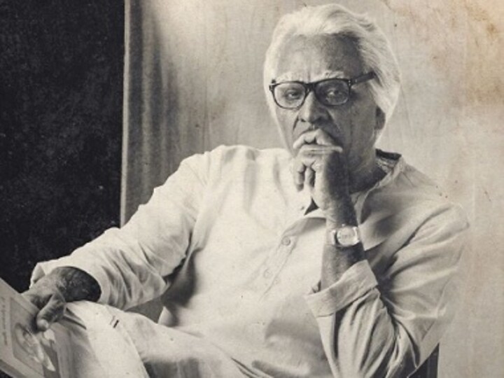 Seethakaathi first look: Vijay Sethupathi undergoes a stunning makeover for his 25th film