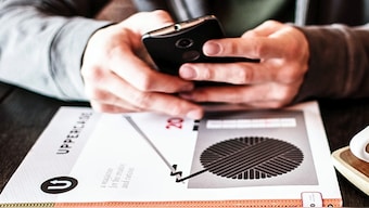 Online platforms capture 38% share of total smartphone channels in India: Report
