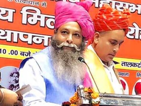 Karni Sena national secretary Suraj Pal Amu arrested in Gurugram for ...