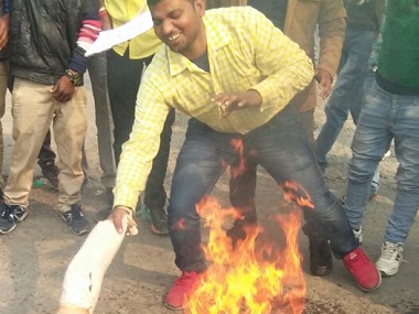 Padmaavat controversy updates: Karnataka bandh delays screening in Bengaluru; makers 'hope' Indians across states get to watch film