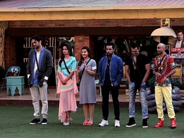 Bigg boss season 11 best sale episode 1