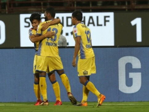 ISL 2017-18: Deependra Singh's strike keeps Kerala Blasters' top-four hopes alive with win over Delhi Dynamos ISL 2017-18: Deependra Singh's strike keeps Kerala Blasters' top-four hopes alive with win over Delhi Dynamos