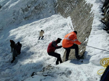 Two separate incidents of avalanches kill four soldiers near LoC in Kashmir's Kupwara and Bandipora districts Two separate incidents of avalanches kill four soldiers near LoC in Kashmir's Kupwara and Bandipora districts
