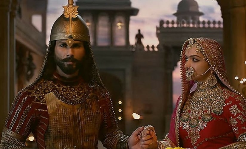   Shahid Kapoor and Deepika Paudkone in a Still from Padmaavat / Image from Twitter. 