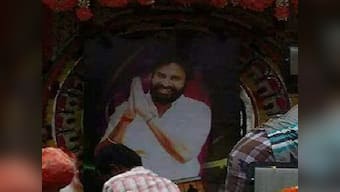 Pawan Kalyan, Rajinikanth may be two decades apart but they have mass popularity, political plunge in common