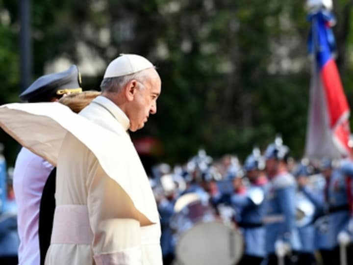 Pope Francis expresses 'pain and shame' over church sex abuse scandal in Chile, begs forgiveness