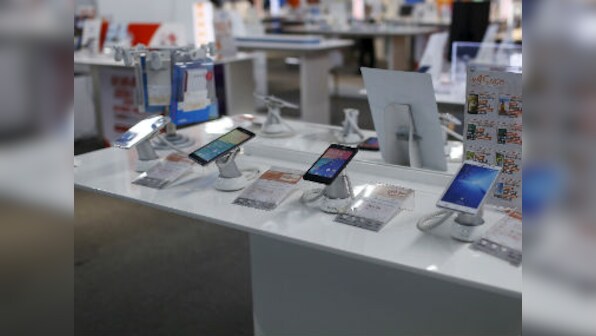 Govt mulls offering more duty incentives to smartphone manufacturers to promote exports; plans 6% duty credit scrips
