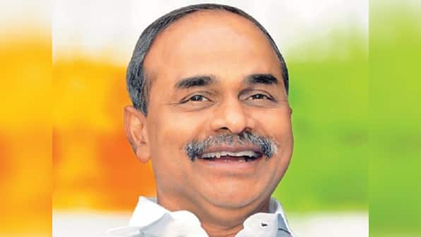 After biopics on NTR and Savitri, one on YSR is in the offing; Mahi Raghav will direct the film