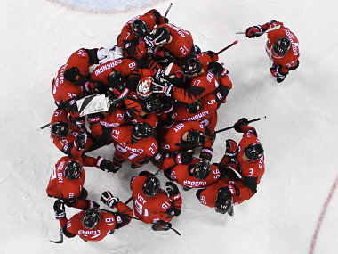 Winter Olympics 2018: Sweden, USA crash out of ice hockey event; Canada survive despite losing starting goaltender Winter Olympics 2018: Sweden, USA crash out of ice hockey event; Canada survive despite losing starting goaltender