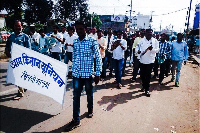 Aam Kisan Union protesting against the fall in prices of produce in the Malwa district. Firstpost/Pallavi R