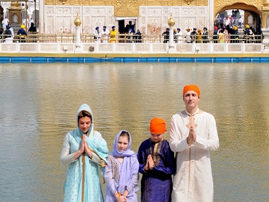Justin Trudeau in India: Canadian PM visits Golden Temple, holds one-to-one meet with Amarinder Singh in Amritsar Justin Trudeau in India: Canadian PM visits Golden Temple, holds one-to-one meet with Amarinder Singh in Amritsar