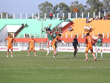 I-League 2017-18: Dipanda Dicka's brace helps Mohun Bagan win thriller to dent NEROCA FC's title hopes I-League 2017-18: Dipanda Dicka's brace helps Mohun Bagan win thriller to dent NEROCA FC's title hopes