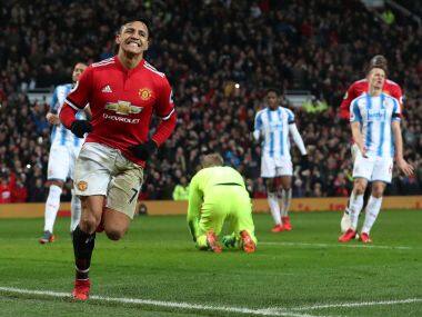 Premier League: Alexis Sanchez scores in Manchester United's win over Huddersfield Town; Swansea hold Leicester