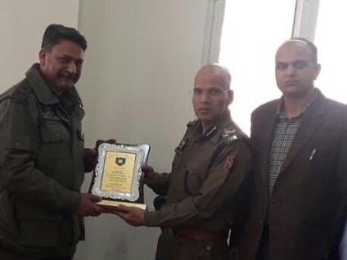 Jammu and Kashmir top cop takes new traffic IGP to task, says officer's acts illegal and unbecoming Jammu and Kashmir top cop takes new traffic IGP to task, says officer's acts illegal and unbecoming