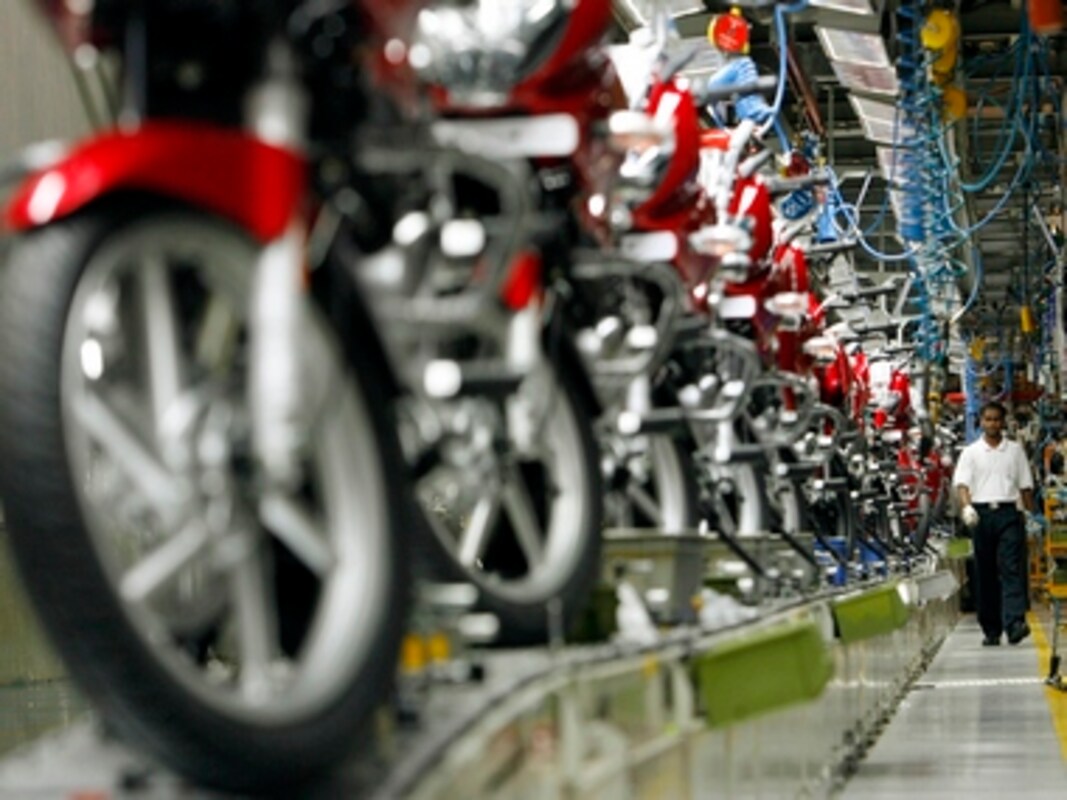 Bajaj Auto Q3 Net Profit Up 8 At Rs 1 322 Cr Total Vehicle Sales Down 5 To 12 02 Lakh Units Business News Firstpost