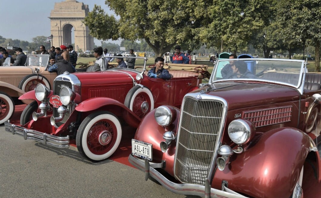 Vintage car rally organised in Delhi Over 125 automobiles, 35 two