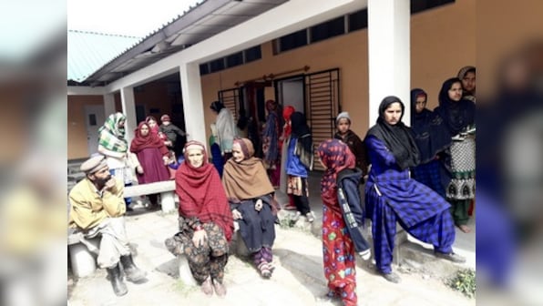 Panicky villagers along LoC in Kashmir's Uri flee homes amid heavy shelling; Pakistan Army tells locals to leave