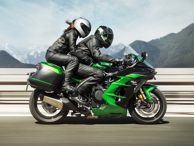 Auto Expo 2018: Kawasaki launches Ninja H2 SX, H2 SX SE with prices starting from Rs 21.80 lakh Auto Expo 2018: Kawasaki launches Ninja H2 SX, H2 SX SE with prices starting from Rs 21.80 lakh