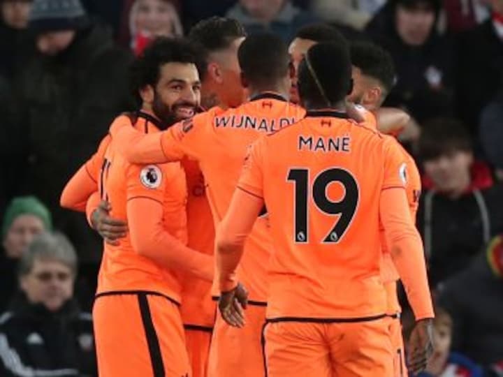 Premier League: Liverpool aim to take advantage as Manchester United host Chelsea in crunch match