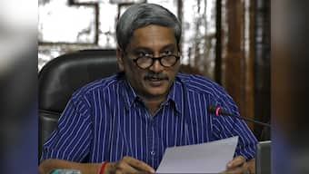 After Goa CM Manohar Parrikar's 'beer' remark, women give it back as #GirlsWhoDrinkBeer hashtag trends on Twitter