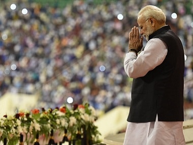 Narendra Modi addresses the Indian diaspora in Muscat. Twitter @narendramodi