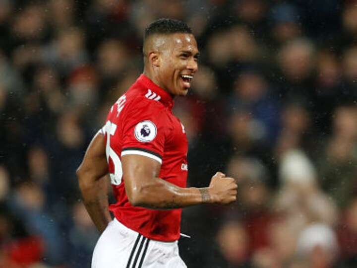 Premier League: Manchester United's Antonio Valencia says team needs to fight for title despite City's 13-point lead
