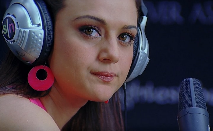 World Radio Day: From Lage Raho Munna Bhai to Tumhari Sulu, here's Bollywood's tryst with radio jockeys