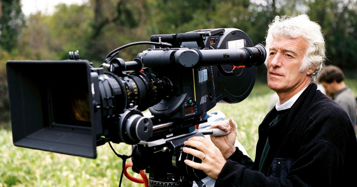 Roger Deakins wins best cinematography Oscar for Blade 