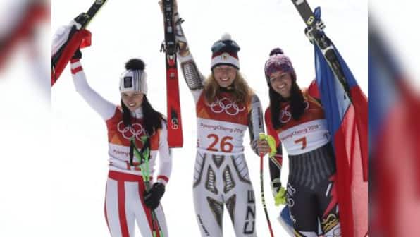 Winter Olympics 2018: Czech snowboarder Ester Ledecka wins shock gold medal in super-G, Lindsey Vonn finishes 6th