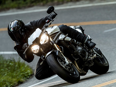 2018 Triumph Speed Triple unveiled with updated engine, new TFT display and more 2018 Triumph Speed Triple unveiled with updated engine, new TFT display and more
