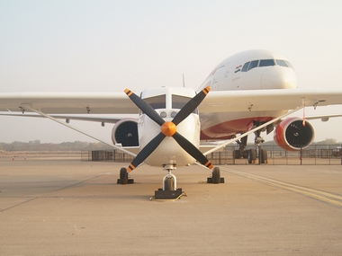 Maharashtra government signs Rs 35,000-crore MoU with a pilot to build India's first aircraft manufacturing facility Maharashtra government signs Rs 35,000-crore MoU with a pilot to build India's first aircraft manufacturing facility