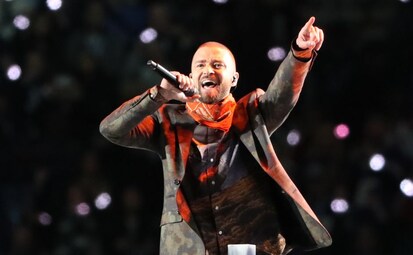 Justin Timberlake pays tribute to Prince during Super Bowl halftime